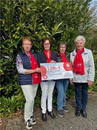 1.200 Euro wurden von der kfd Vettelschoß gespendet.Foto: kfd