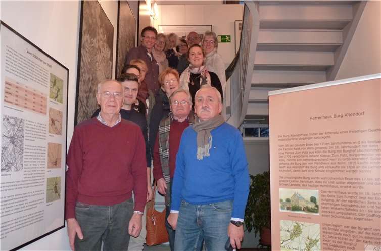 13 Ehrenamtlern des Sozialpsychiatrischen Zentrums (SPZ) Meckenheim mit dem Fachbereiter des SPZ besuchten das Meckenheimer Stadtmuseum. Privat