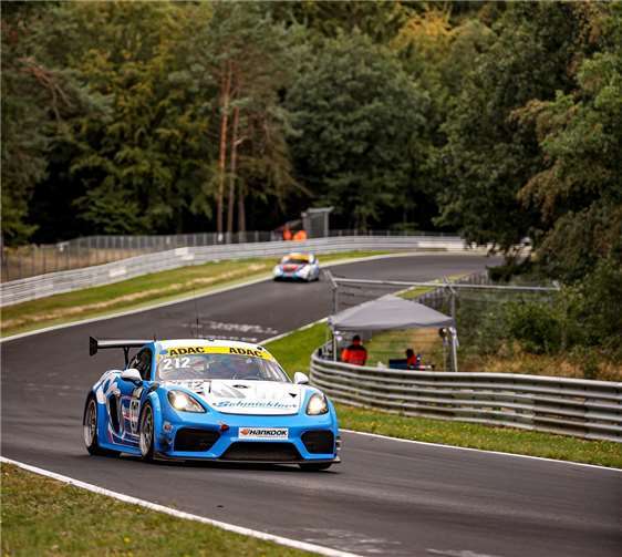 13 Runden mussten die Fahrer vor der atemberaubenden Kulisse des Nürburgrings absolvieren.