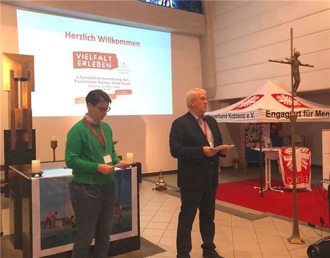 Vielfalt des kirchlichen Lebens entdecken 130 Katholikinnen und Katholiken kamen zusammen, um sich zu vernetzen und die Zukunft zu planen. Foto: Dieter Junker
