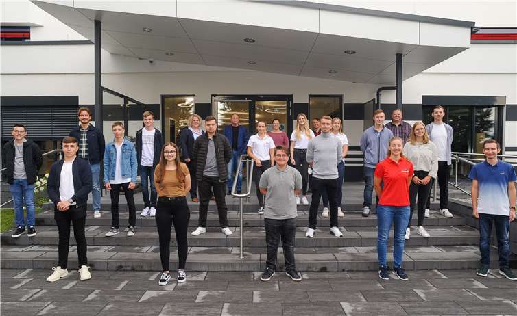 14 Auszubildende für neun Berufe wurden in diesem Jahr bei den SWN, den SBn und der Deichwelle eingestellt. Foto: Gerd Neuwirth