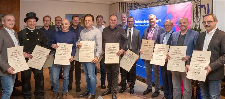 14 Innungsmitglieder bekamen den silbernen Meisterbrief für 25 Jahre Meisterwürde.