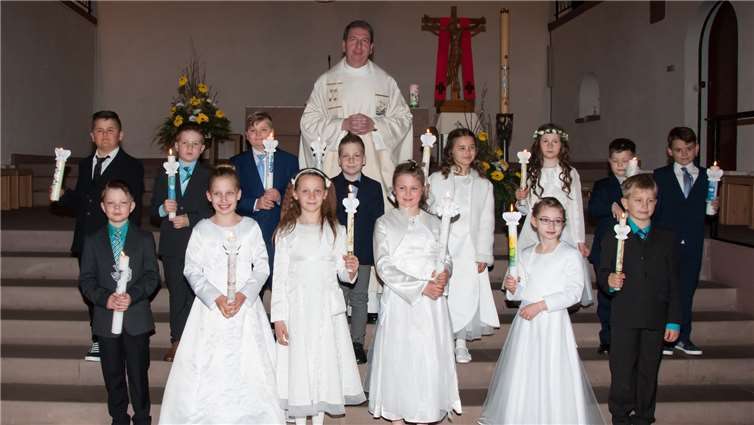 14 Mädchen und Jungen aus der Pfarreien-Gemeinschaft Cochem empfingen in St. Martin die Erstkommunion.