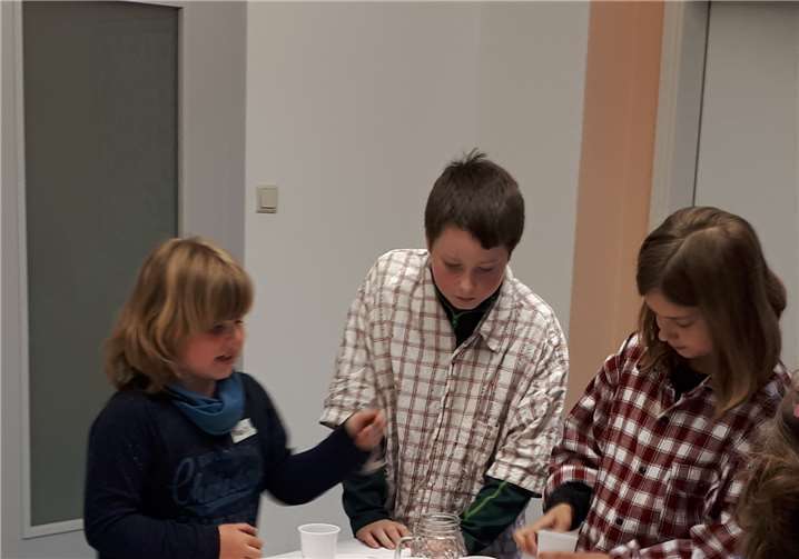 14 Mädchen und Jungen verbrachten in der Kath. Familienbildungsstätte Andernach eine magische Lesenacht. Fotos: privat