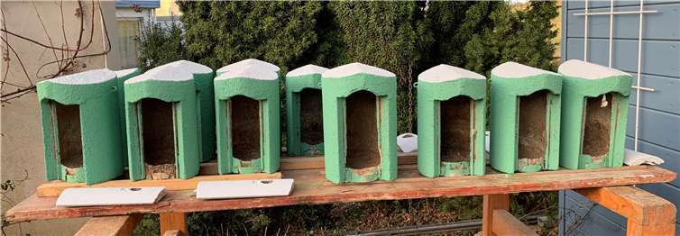 14 Nistkästen im neuen Outfit schmücken den Wittgerter Wald.