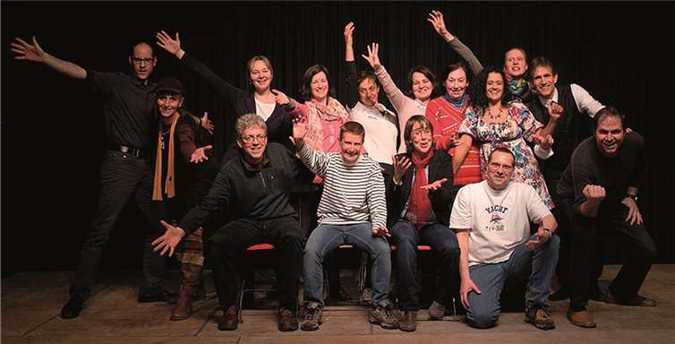 14 Schauspieler erzählen Geschichten von Menschen verschiedener Nationen. Privat