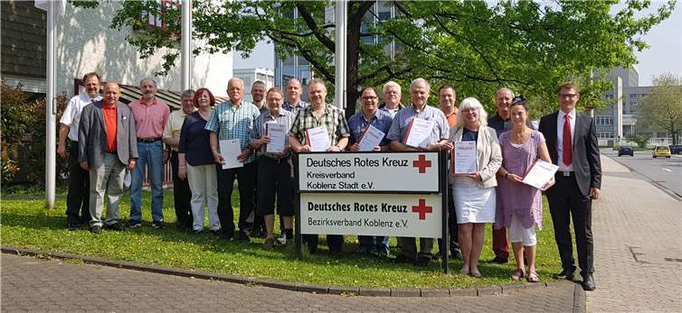 14 treue Blutspender wurden durch das Deutsche Rote Kreuz geehrt.privat
