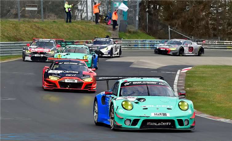 145 Fahrzeuge starteten am Samstag zum zweiten Lauf der Nürburgring-Langstrecken-Serie. Fotos: Peter Burggraf