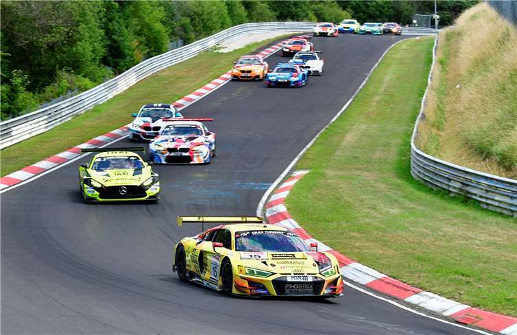 146 Fahrzeuge starteten am Samstag zum zweiten Lauf der Nürburgring Langstrecken-Serie.Fotos: BURG