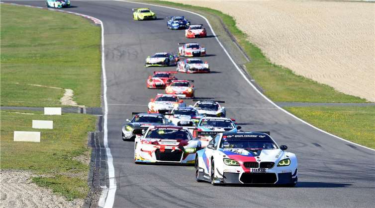 148 Fahrzeuge konnte der MSC Sinzig bei seiner Jubiläumsveranstaltung dem 50. ADAC Barbarossapreis begrüßen.