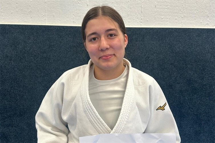 14jährige Salima Günther gewinnt U17 Turnier