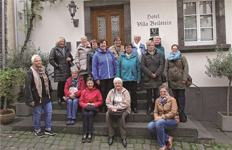 15 Damen aus Vereinen des Freundschaftsbundes Mosel folgten der Einladung der der Kreisdamenleiterin Marga Eder (3.v.links) nach Beilstein.privat