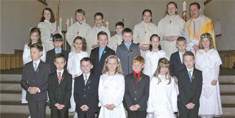 15 Mädchen und Jungen feierten in der Cochemer Pfarrkirche St. Martin mit Eltern, Verwandten und Freunden das Fest der Erstkommunion.  TE