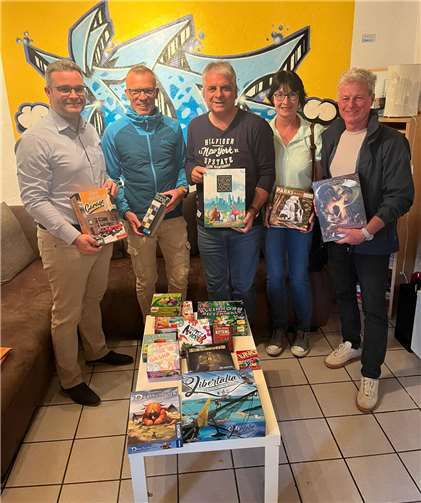 15 Spiele konnte die CDU dem JUZ überreichen.Foto: privat