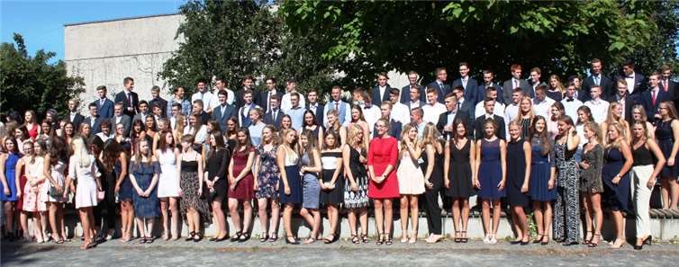 158 Abiturienten konnten sich Ende Juni über die bestandene Reife freuen.  privat