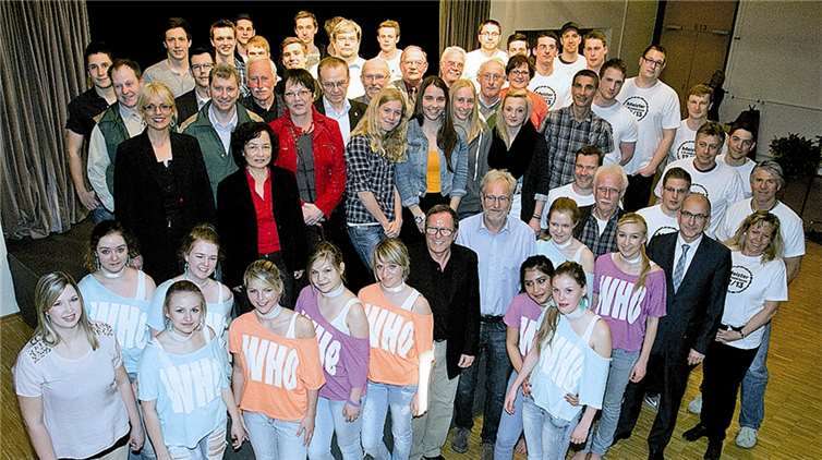 16 Einzelpersonen und fünf Mannschaften wurden bei der Sportlerehrung der Stadt Meckenheim von Bürgermeister Bert Spilles und Hans-Jürgen Hugenschmidt, Vorsitzender des Stadtsportverbandes, ausgezeichnet.