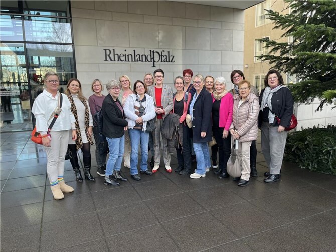 16 Frauen der SPD-Frauen Andernach nahmen Anfang Dezember an einer politischen Bildungsreise nach Berlin teil. Foto: privat