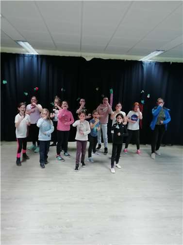 16 Mädchen im Alter von 8 bis 14 Jahren lernten Techniken kennen, wie sie sich in problematischen Situationen zur Wehr setzen können.Foto: privat