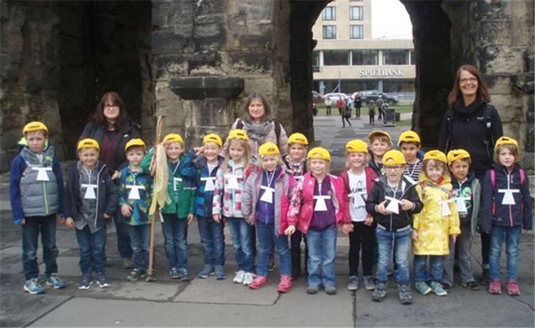 16 zukünftige Schulkinder aus der Kindertagesstätte St. Elisabeth in Kruft folgten der Einladung.privat