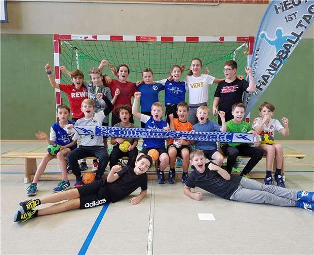 17 Mädchen und Jungen hatten eine tolle Zeit im Handball-Power-Camp.Quelle: SG Ollheim-Straßfeld