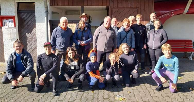 17 Paddelfreunde des Kanu Club Unkel e.V auf der Fahrt des Kanuverband Rheinland e.V.  Foto: Manuela Wagner