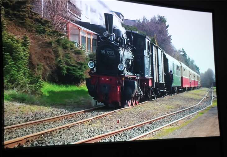 1700 Der Filmbeitrag „Das Brohltal“ lädt zu einer Reise im Vulkan-Express ein und zeigt, welche Ausflugsziele sich auch links und rechts der Bahngleise anbieten.