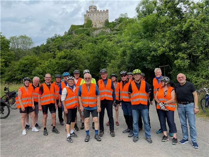 18 Radler starteten die 62 km der dritten Radtour des Vereins plus/minus 60 aktiv. Foto: privat
