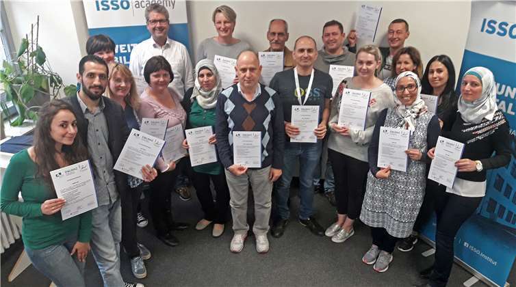 18 ehrenamtliche Dolmetscher haben erfolgreich ihre Qualifizierung absolviert.Foto: KW MYK