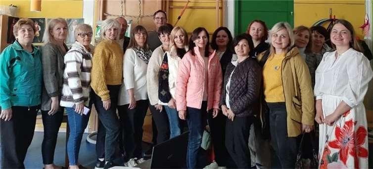 18 ukrainische Lehrerinnen und Lehrer traten eine Bildungsreise nach Deutschland an.  Foto: Julia Karayagli