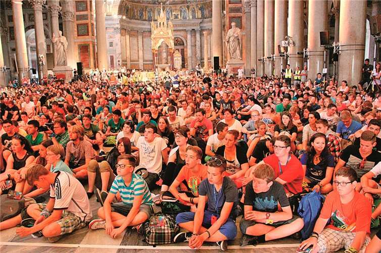 1.800 Messdiener aus dem Bistum Trier waren in Rom mit dabei. In der Kirche St. Paul vor den Mauern feierten sie ihren Abschlussgottesdienst der Romwallfahrt. privat