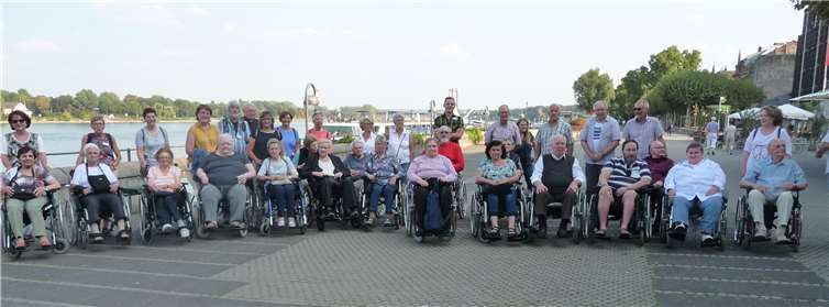 19 Bewohner und ihre ehrenamtlichen Begleiter verbrachten einen abwechslungsreichen Tag in Mainz. privat