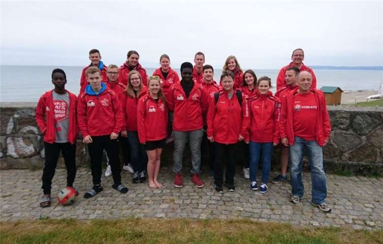 19 Mitglieder des JRK Klotten auf dem Weg nach Rügen zum Supercamp in Prora