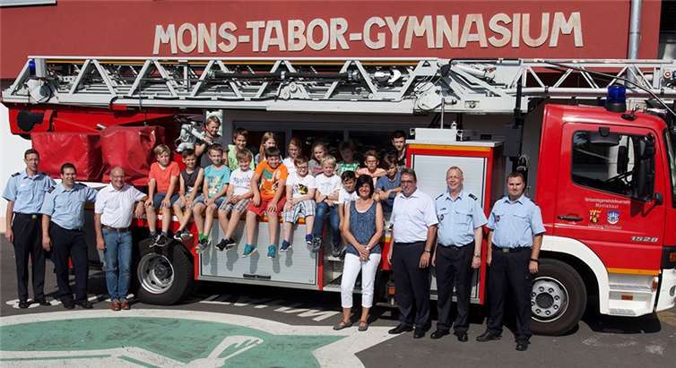 19 Schülerinnen und Schüler sind in der neuen Feuerwehr AG am Mons-Tabor-Gymnasium aktiv. privat