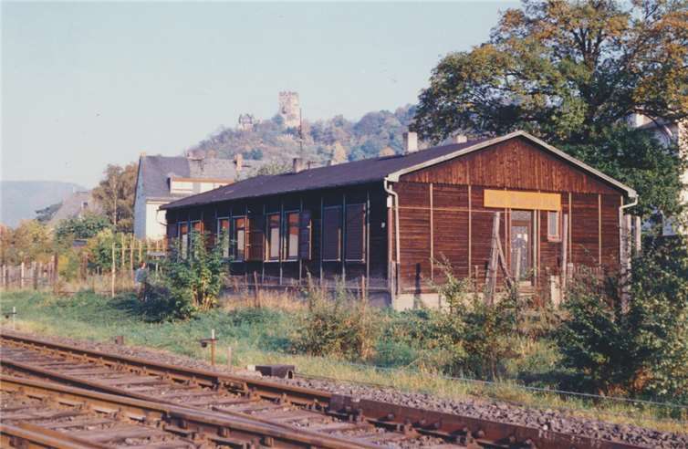 1975 wurde in Lahnstein Deutschlands kleinstes Jugendzentrum eröffnet. „Die Baracke“ wurde als Übergangslösung den Jugendlichen zur Verfügung gestellt.  Foto: Sammlung Stadtarchiv Lahnstein