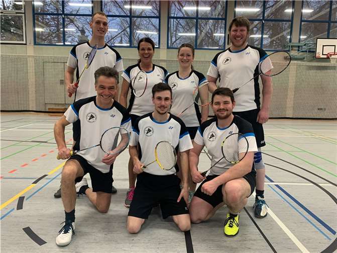 1.Mannschaft: hinten v. li.: Jakob Adams, Tanja Gayk, Jacqueline Minz, Peter Bleidt, vorne v. li.: Michael Kahn, Christian Knue, Torben Henz.