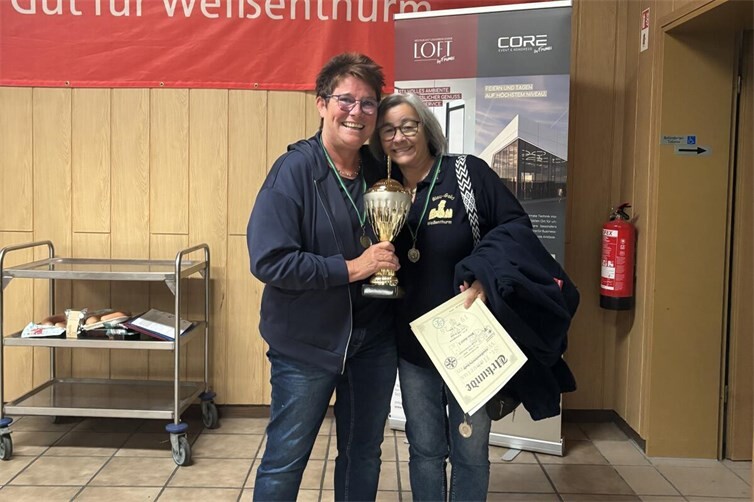 2. Platz der Damenmannschaften Blau-Gold 1