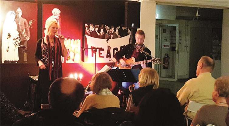 „2 Sunny“ mit Tatjana Schwarz und Ralf Haupts konzertierte zugunsten des gefährdeten Frauenmuseums.privat