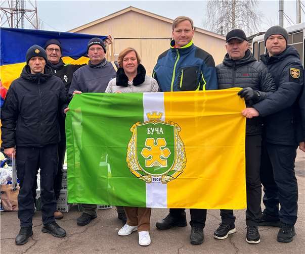 2. v.r: Mykola Chechotkin, 3. v.r.: Stefan Pohl, 4. v.r.: Mykhailyna Skoryk-Shkarivska (stv. BM Bucha). Foto: privat