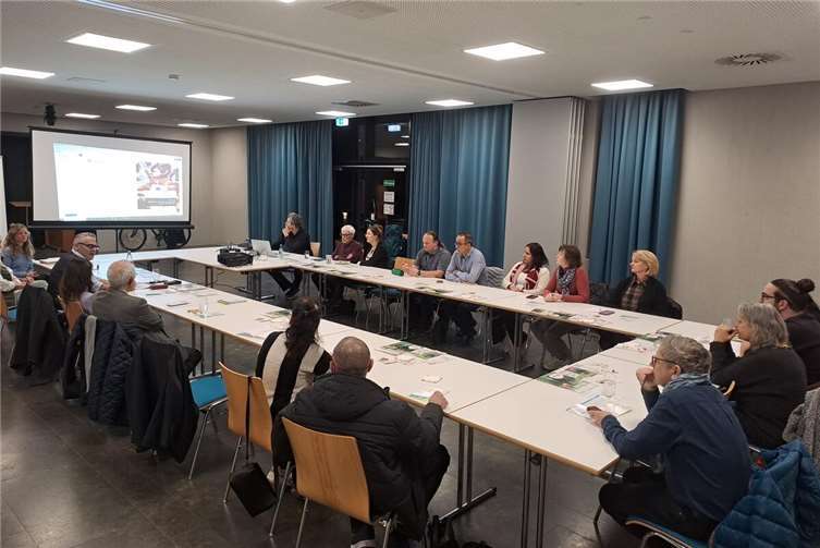 20 Besucher und Besucherinnen informierten sich über Wege zurück in den Job. Foto: Bürgerzentrum Lützel