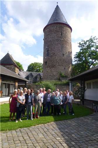 20 Ehemalige kamen beim Treffen in Rheinbach zusammen.  Foto: privat