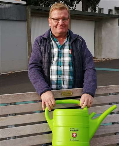 20 Gießkannen für den Friedhof stiftete der Weißenthurmer Vereinsring. Foto: privat