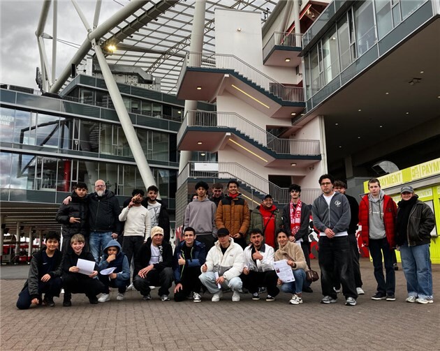 20 Jugendliche besuchten mit dem Neuwieder Jugendzentrum Big House die Bundesligapartie zwischen Leverkusen und Mainz.