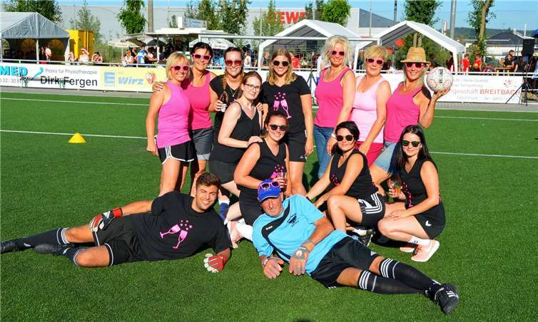 20 Teams mit jeweils fünf Schützen hatten sich zum Neunmeterschießen-Wettbewerb angemeldet. Fotos: Krämer
