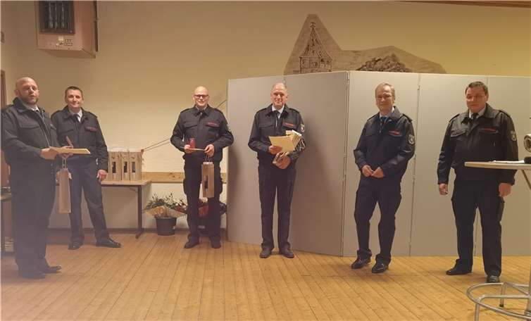 2020 seit 25 Jahren Jahren bei der Wehr: Dafür gab es das Silberne Feuerwehrehrenzeichen. (v.l.n.r.): Tobias Michels, René Schmitt, Tim Kunkel, Dirk Becker, Andreas Geron, Andreas Braun. Fotos: BL