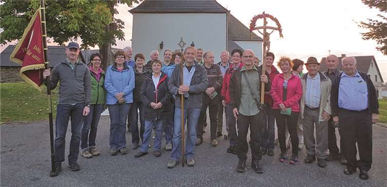 22 Fußpilger aus der Pfarrei Freisheim hatten sich auf den Weg nach St. Jost gemacht.privat