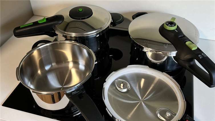 23 Schnellkochtöpfe von 14 Herstellern hat die SGD Nord hinsichtlich der Sicherheitsanforderungen überprüft.  Symboloto: SGD Nord/Jonas Krieger