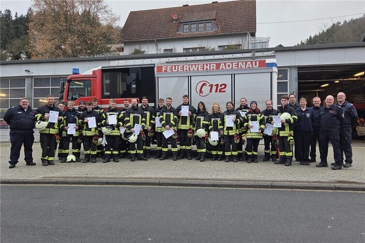 23 neue Einsatzkräfte haben im Januar 2026 erfolgreich den Grundausbildungslehrgang der Feuerwehr abgeschlossen. 
