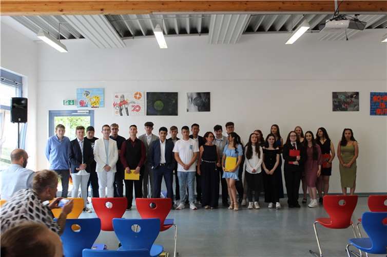 24 Schüler und Schülerinnen der Klasse 9 wurden verabschiedet. Fotos: privat