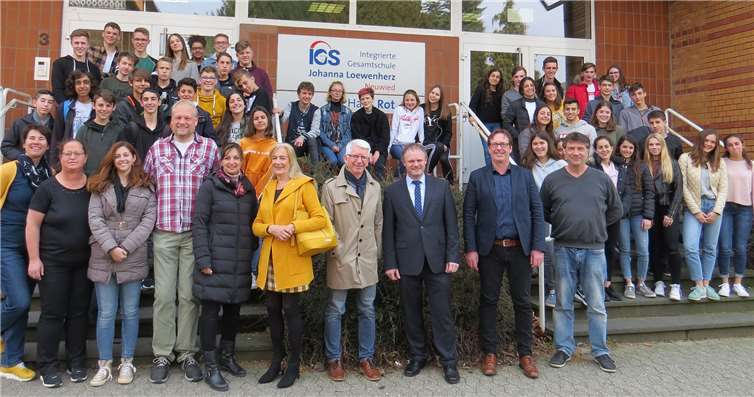 24 Schüler und drei Lehrerinnen aus dem Heiligen Land waren zu Besuch in der Deichstadt. Foto: Stadt Neuwied