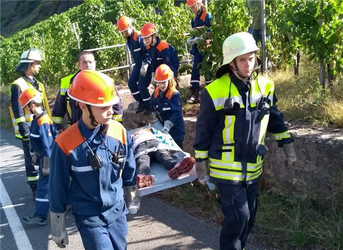 24 Stunden lang mussten sich die Nachwuchs-Floriansjünger in realistischen Szenarien beweisen.